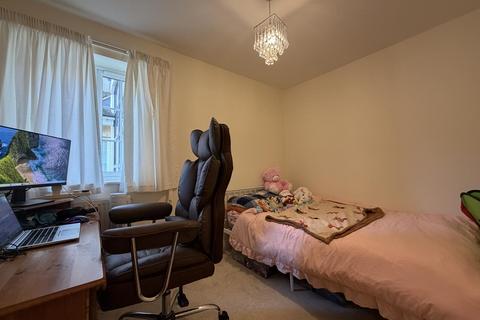 2 bedroom flat to rent, Penn Hill Avenue, Poole