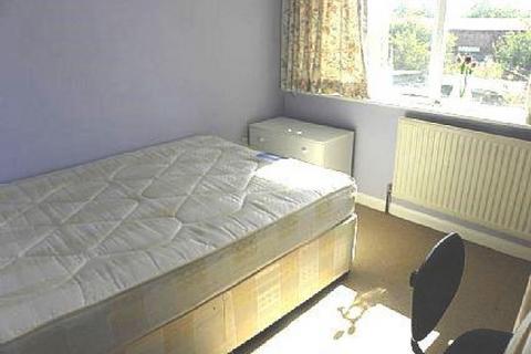 6 bedroom house share to rent, KEMSING GARDENS