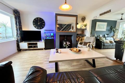 undefined, Manor Way, Helston TR13