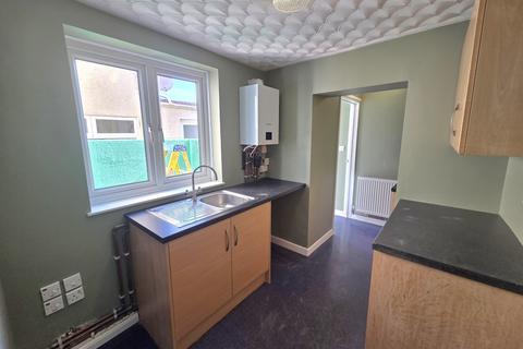 2 bedroom terraced house to rent, Pelham Road, GOSPORT