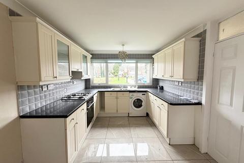 3 bedroom semi-detached house to rent, Warwick Green, Bulkington