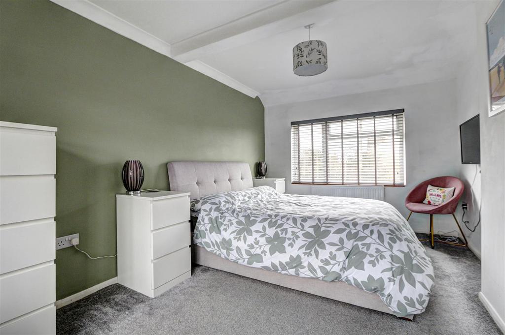 Bedroom 1.jpg