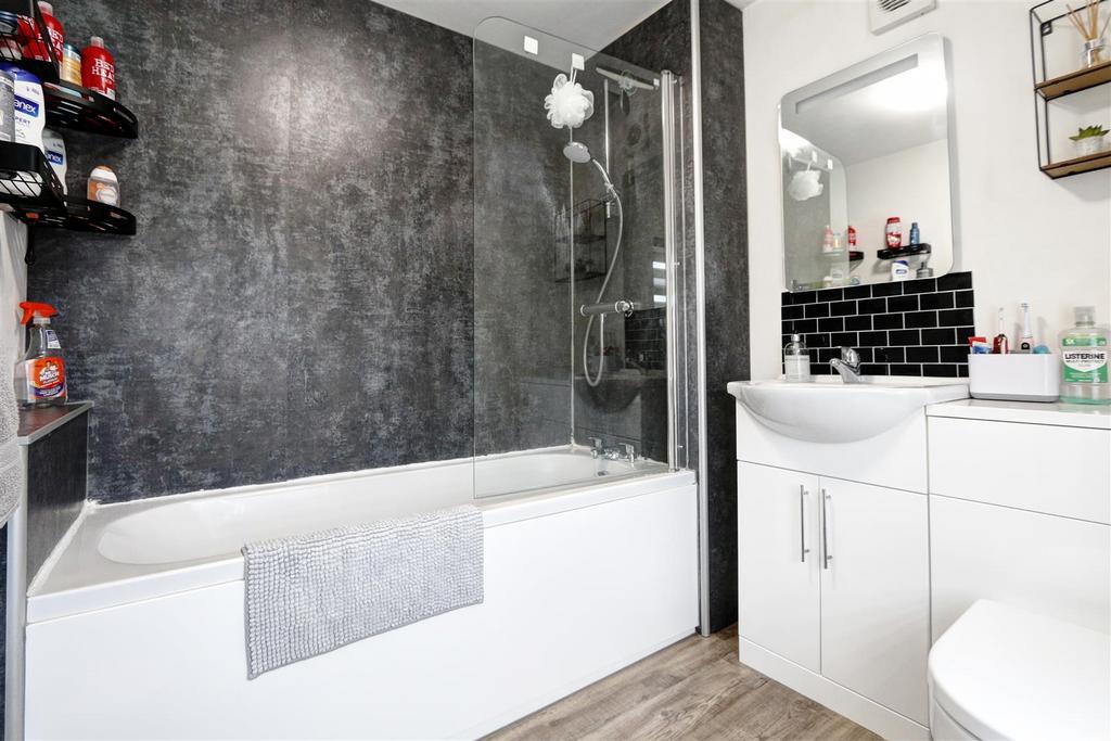 Bathroom.jpg