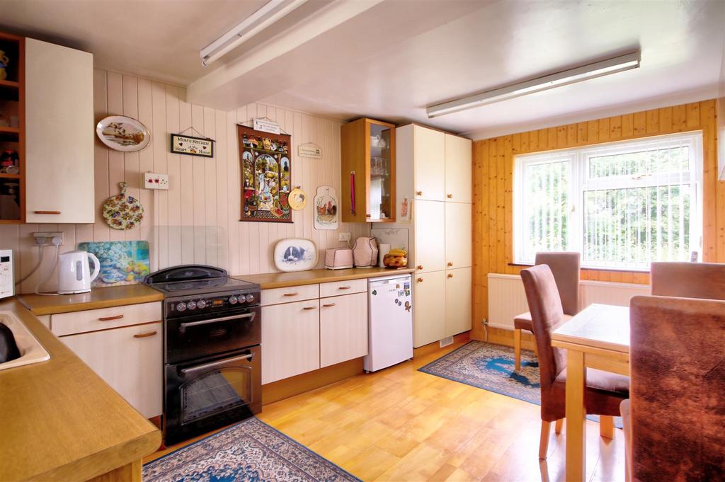Kitchen &amp; Btrakfast Room.jpg