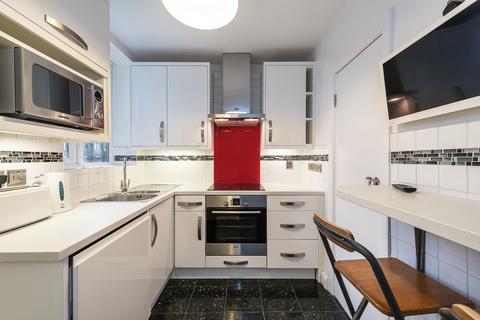 2 bedroom flat to rent, Colney Hatch Lane N10
