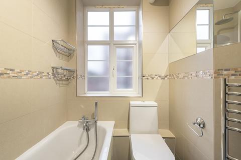 2 bedroom flat to rent, Colney Hatch Lane N10
