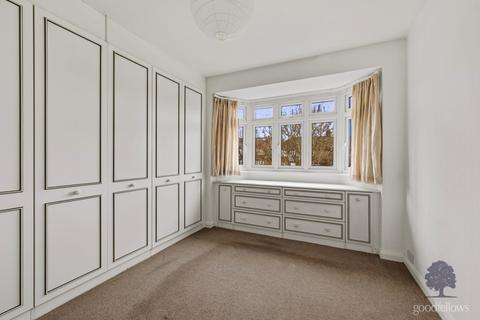 undefined, Hillcross Avenue, Morden SM4