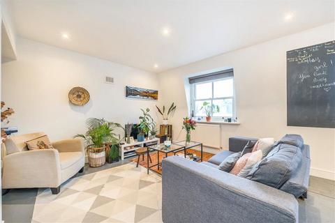 2 bedroom flat to rent, Inverness Terrace, London W2