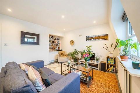 2 bedroom flat to rent, Inverness Terrace, London W2