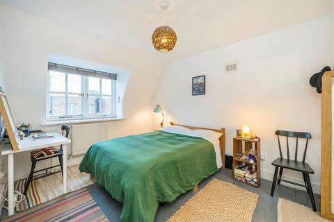 2 bedroom flat to rent, Inverness Terrace, London W2