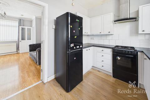 3 bedroom terraced house to rent, Beck Road, Sheffield S5