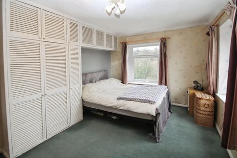 2 bedroom end of terrace house for sale, Taylor Hill Road, Taylor Hill, West Yorkshire HD4