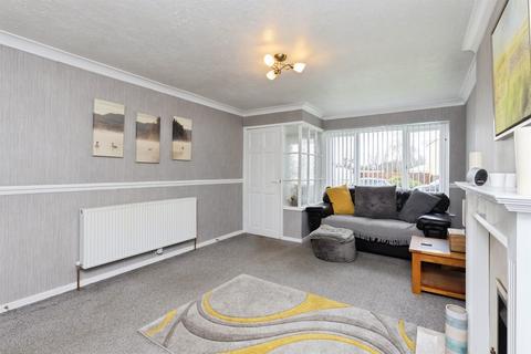 2 bedroom terraced house for sale, Thompson Drive, Wrenthorpe, Wakefield