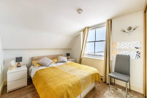 2 bedroom flat to rent, Queens Gate, South Kensington, London, SW7