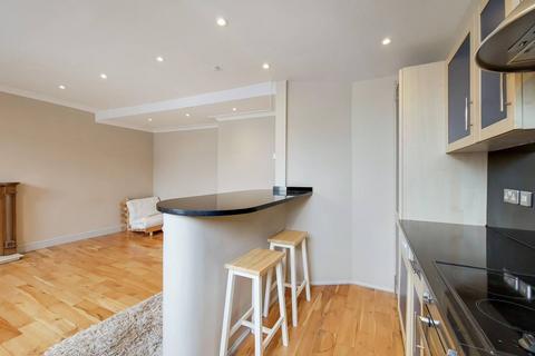 2 bedroom flat to rent, Queens Gate Terrace, South Kensington, London, SW7