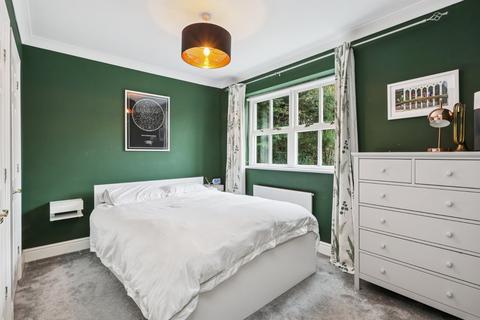 3 bedroom end of terrace house for sale, Hadley Place, Weybridge, Surrey, KT13