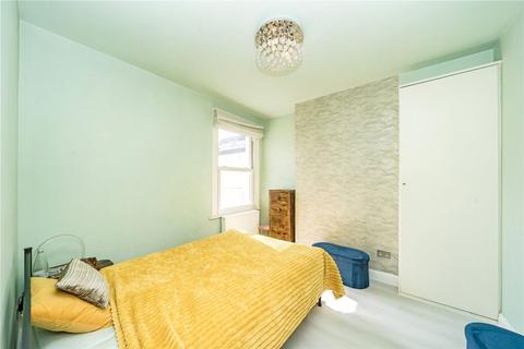 2 bedroom flat for sale, Hawthorn Road, London NW10