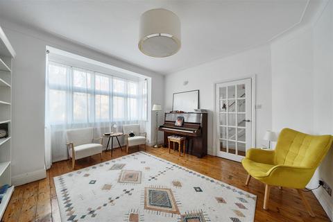 4 bedroom semi-detached house for sale, Norbiton Avenue, Kingston upon Thames KT1