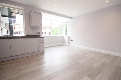 2 bedroom apartment for sale, CHALLENGE COURT, LEATHERHEAD, KT22