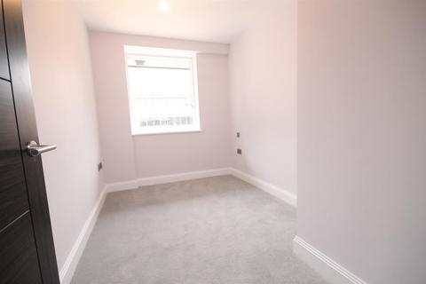 2 bedroom apartment for sale, CHALLENGE COURT, LEATHERHEAD, KT22