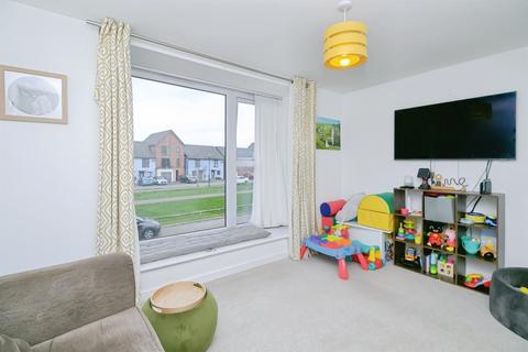 3 bedroom end of terrace house for sale, Lon Y Rheilffordd, Barry
