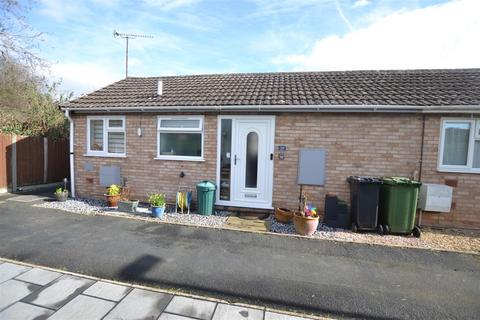 2 bedroom terraced bungalow for sale, Silurian Close, Leominster