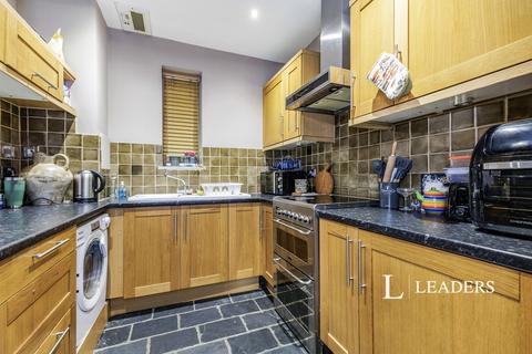 2 bedroom flat to rent, Fife Road, Kingston upon Thames, KT1