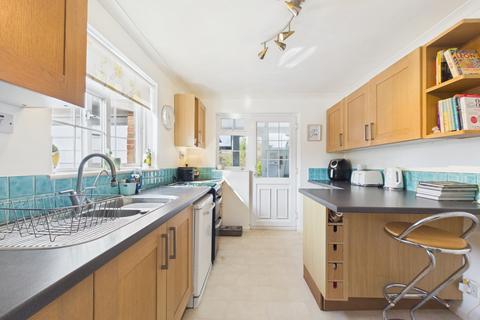 4 bedroom detached house for sale, Winchfield Gardens, Tadley, RG26