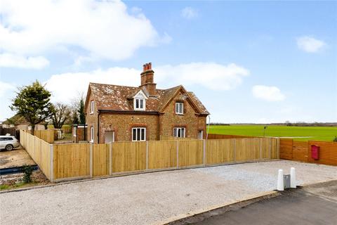 3 bedroom semi-detached house to rent, Chichester Road, Bognor Regis, West Sussex, PO21