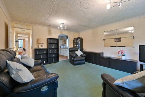 2 bedroom flat for sale, Meadowcroft, High Street, Bushey, WD23