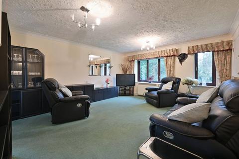 2 bedroom flat for sale, Meadowcroft, High Street, Bushey, WD23