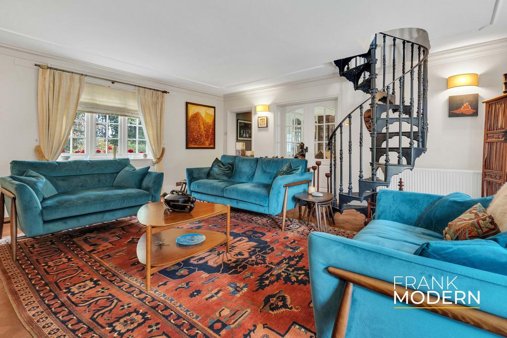 Formal Lounge