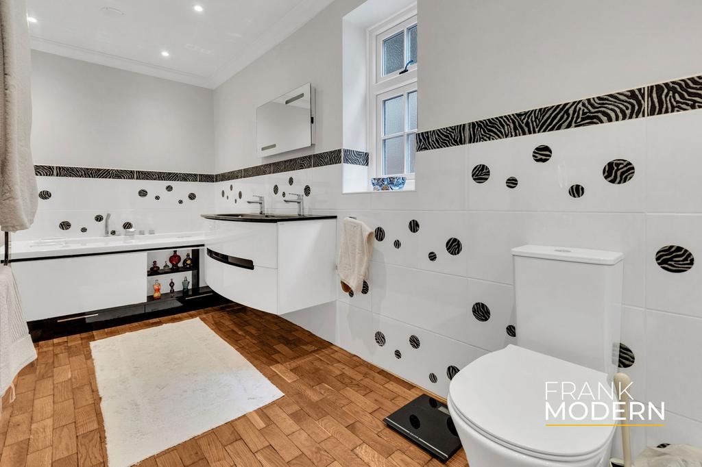 En-Suite (Bedroom One)