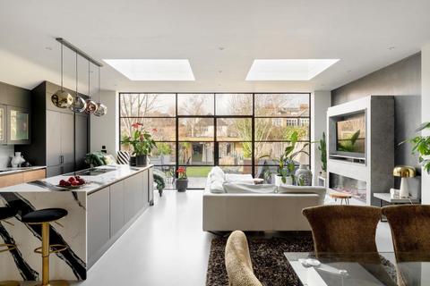 4 bedroom semi-detached house for sale, Eastbourne Road, Chiswick, W4