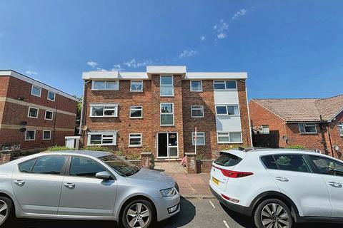 2 bedroom flat for sale, Kings Avenue, Eastbourne