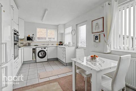 3 bedroom bungalow for sale, Summerville Avenue, Minster