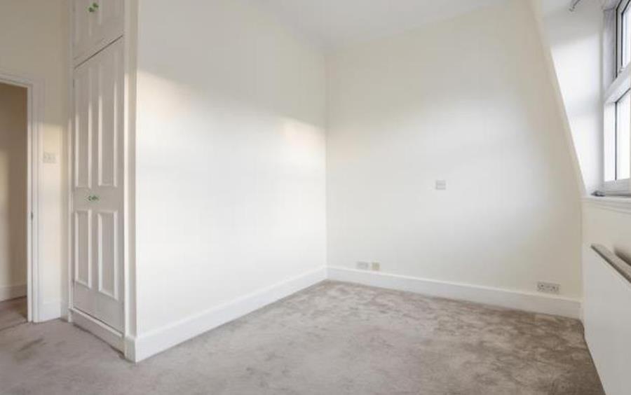 31 gloucester place mews 8 02.03 .png