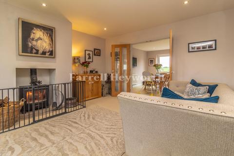 2 bedroom semi-detached house for sale, Links Road, Poulton Le Fylde FY6