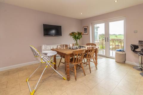 2 bedroom semi-detached house for sale, Links Road, Poulton Le Fylde FY6