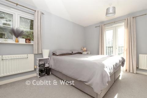 undefined, Kingsfield Way, Redhill RH1