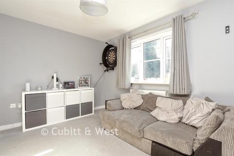 1 bedroom flat for sale, Kingsfield Way, Redhill RH1
