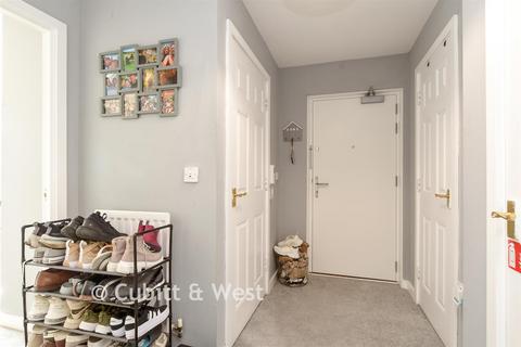 1 bedroom flat for sale, Kingsfield Way, Redhill RH1