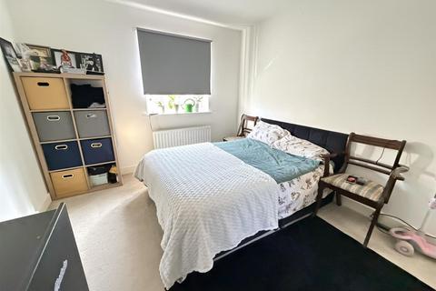 2 bedroom house for sale, Buckfast Close, Daventry