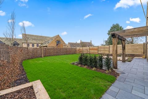 undefined, Field Gate, Milton-under-Wychwood, OX7