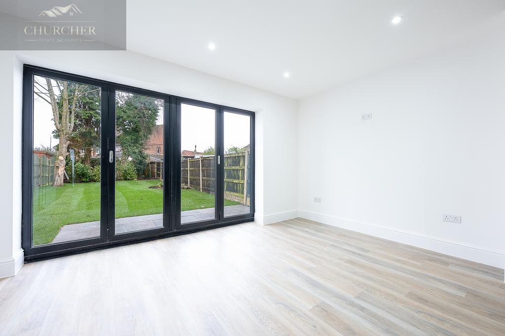 74yew Tree Road-13