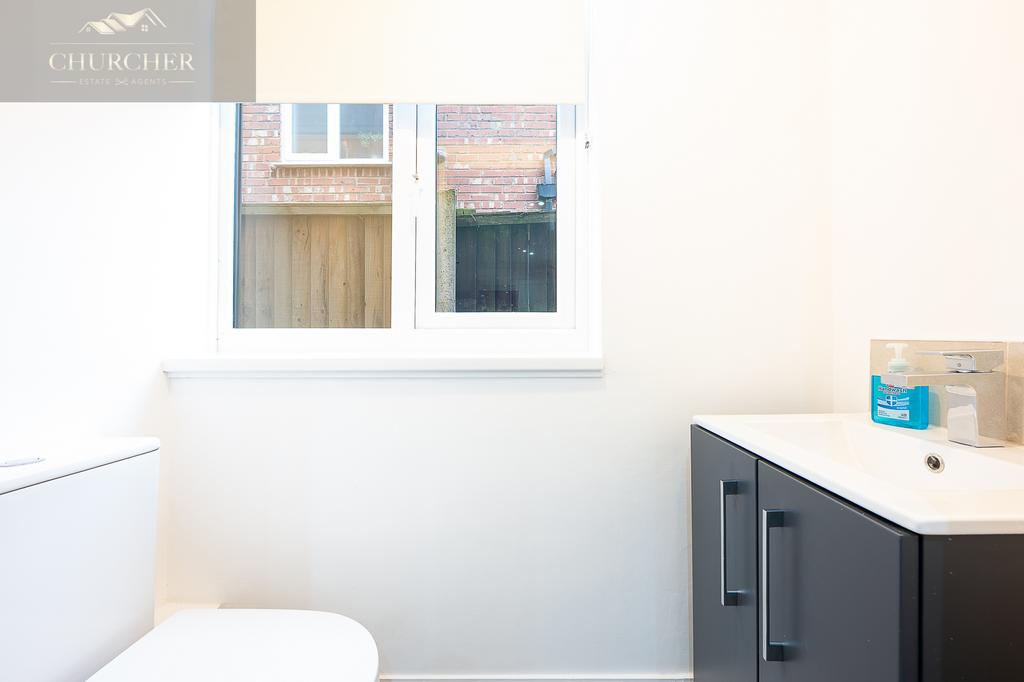 74yew Tree Road-14