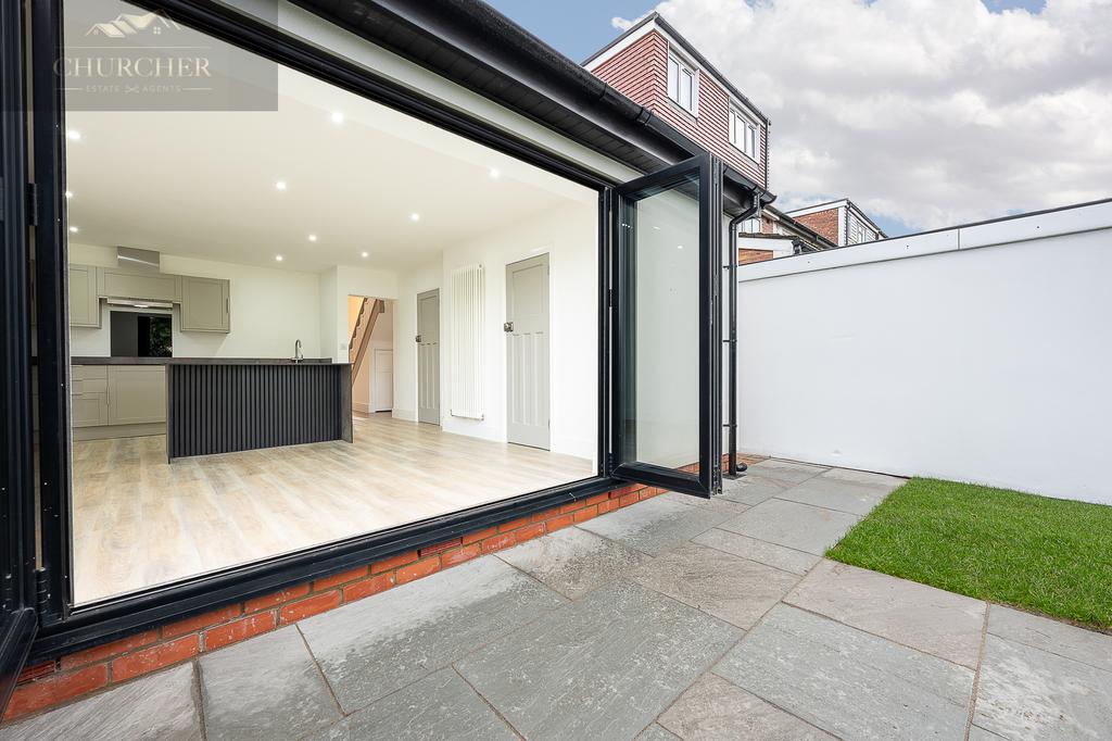 74yew Tree Road-22