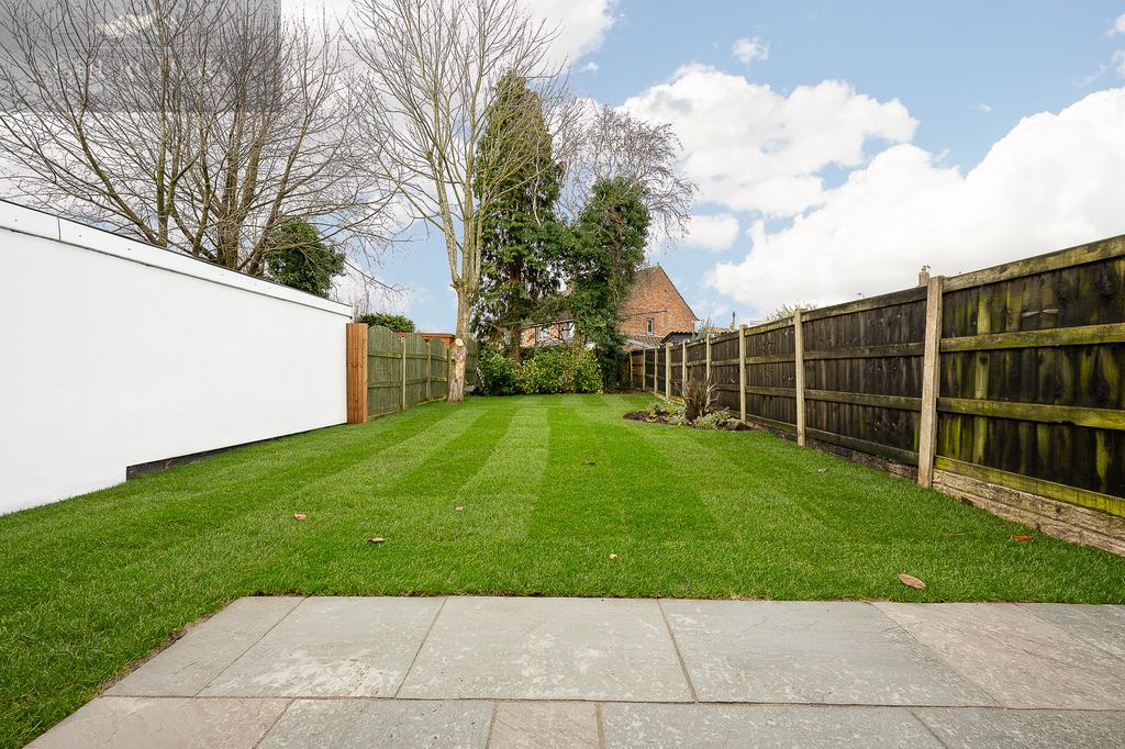 74yew Tree Road-21