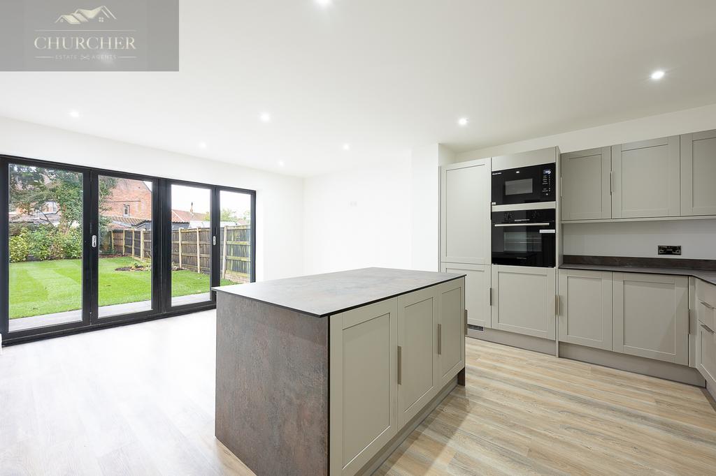 74yew Tree Road-11