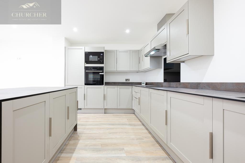 74yew Tree Road-17
